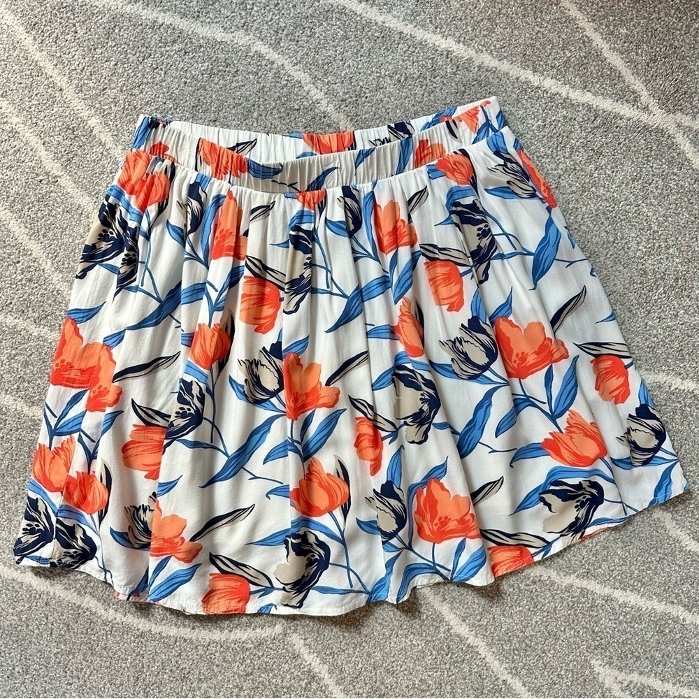 Old Navy Coral and Blue Floral Pull On A-line Full Mini Skirt